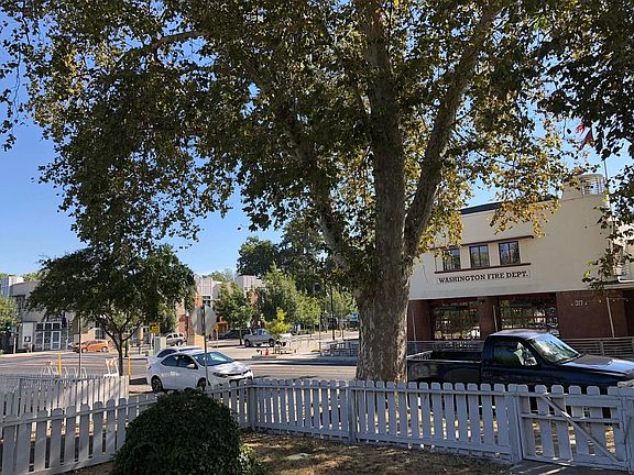 2nd image of 318 3rd St