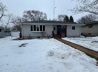 412 S Iowa St, Mitchell, SD 57301