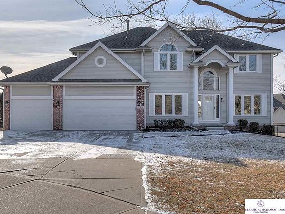 2nd image of 17891 Hickory Cir