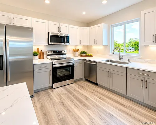 16 Dowd St Photo 1