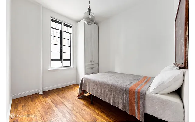 Rented by Douglas Elliman | media 22