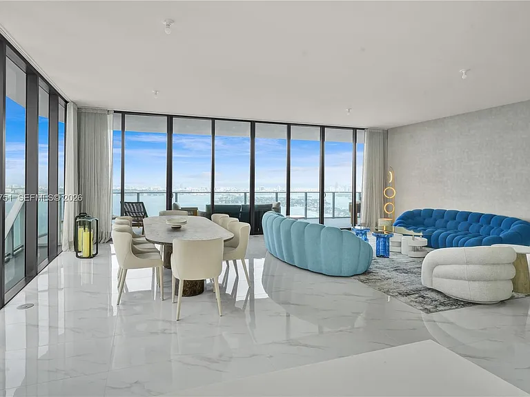 700 NE 24th St #Penthouse 5801 — Photo 6