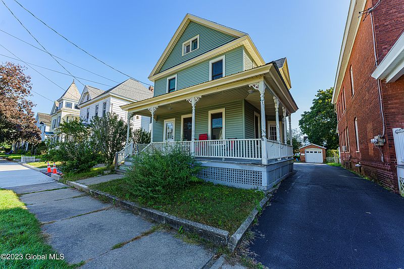 2nd image of 132 S 3rd Avenue