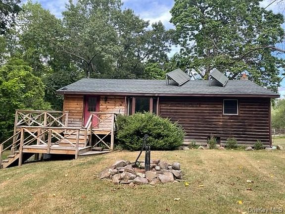 3rd image of 41 Meadowbrook Ln
