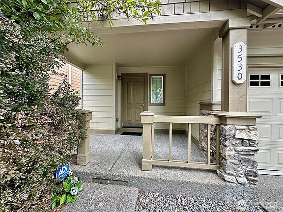 2nd image of 3530 Surrey Drive NE
