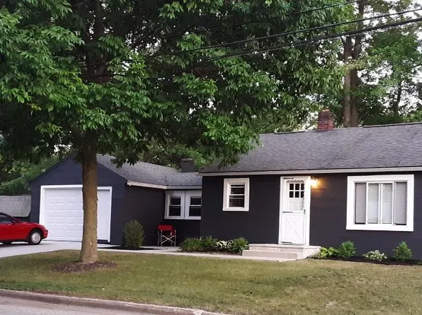 619 Benhoy Ave, Plainwell, MI 49080