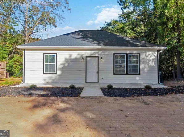 908 Emory St, Oxford, GA 30054