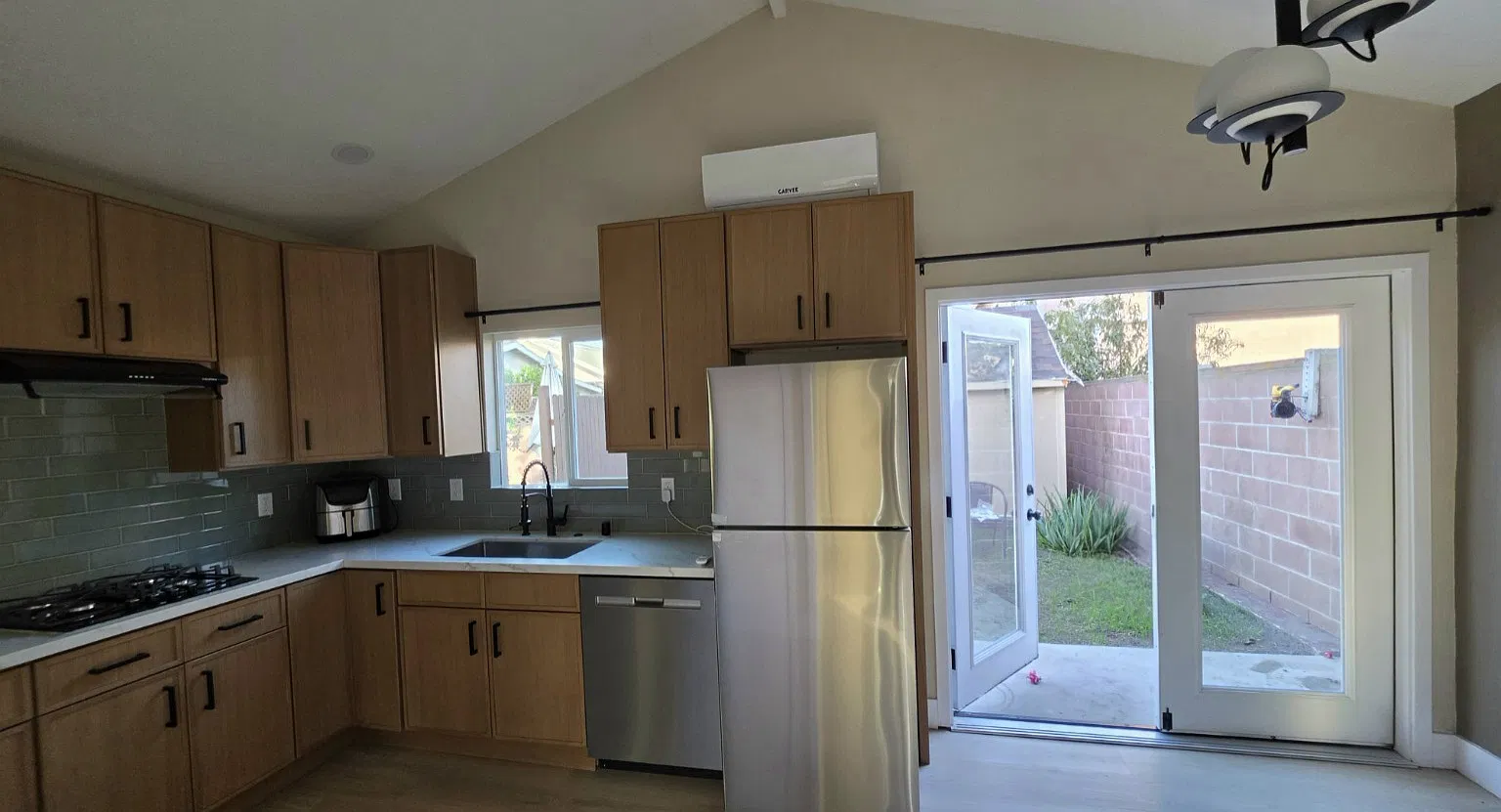 5920 Gaviota Ave — Photo 1