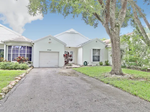 7705 Forest Green Ln, Boynton Beach, FL 33436