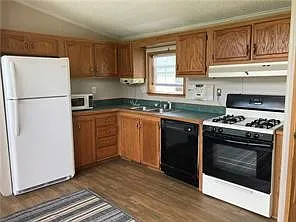 198 Wilson Ln — Photo 3
