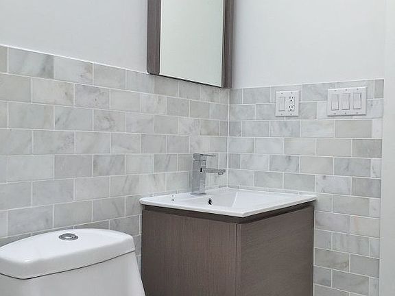 4th image of 641 Saint Johns Pl #2