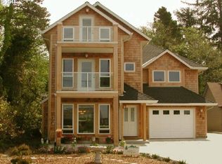 40 Hawkins St, Depoe Bay, OR 97341