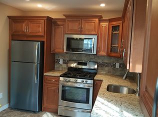 36 Chestnut St, Hicksville, NY 11801