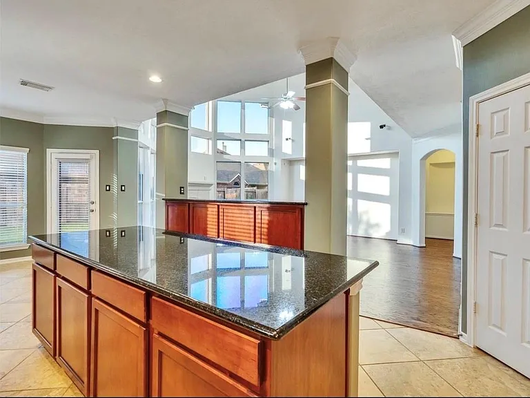 1904 Keswick Ct — Photo 14