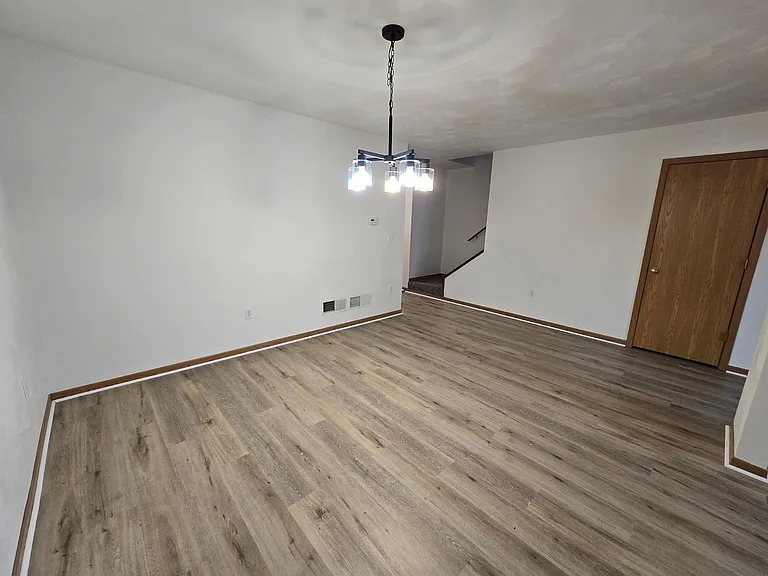 512 Harding St — Photo 5
