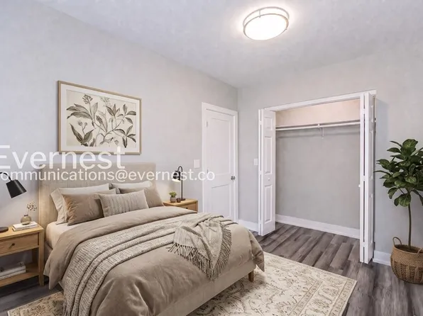 3040 N Southport Ave APT 1F, Chicago, IL 60657