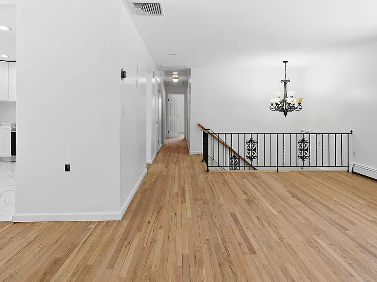 1618 Morningview Dr — Photo 5
