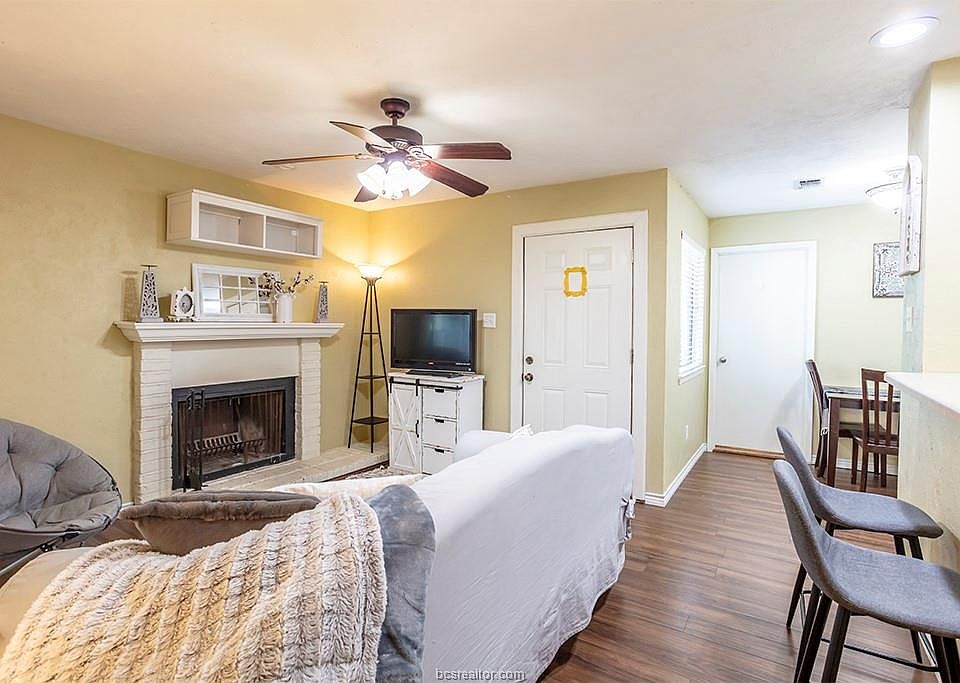 1st image of 1901 Holleman Dr #108