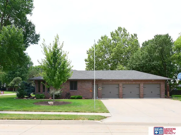 125 Regency Dr, Beatrice, NE 68310