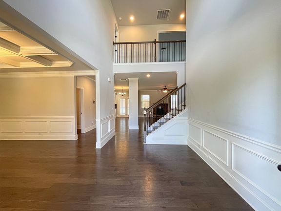 2nd image of 2125 Sorrento Ct