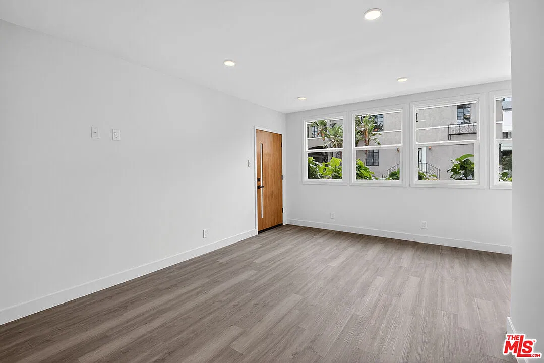 2 bed, 1000 sqft, $2,795 — Photo 4