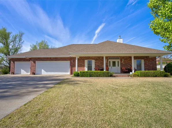 4715 Boomer Dr, Woodward, OK 73801