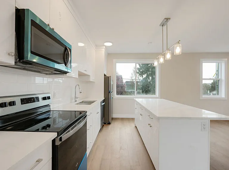 710 Catherine St — Photo 20