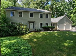 15 Berkshire Dr W, Clifton Park, NY 12065