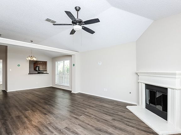 4th image of 10244 Cypress Hills Dr