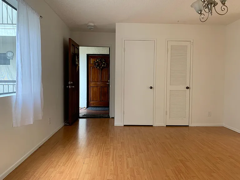 814 E Windsor Rd #107 — Photo 6
