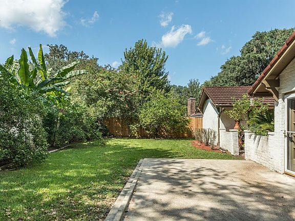 5th image of 123 Pecan Valley Dr
