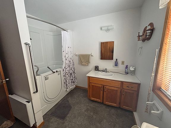 5th image of 1039 Goose River Rd