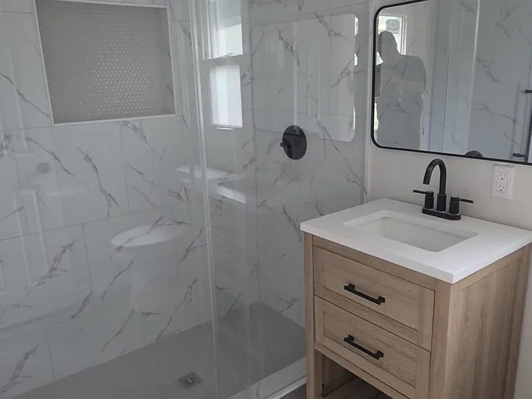 1513 Ionia St — Photo 2