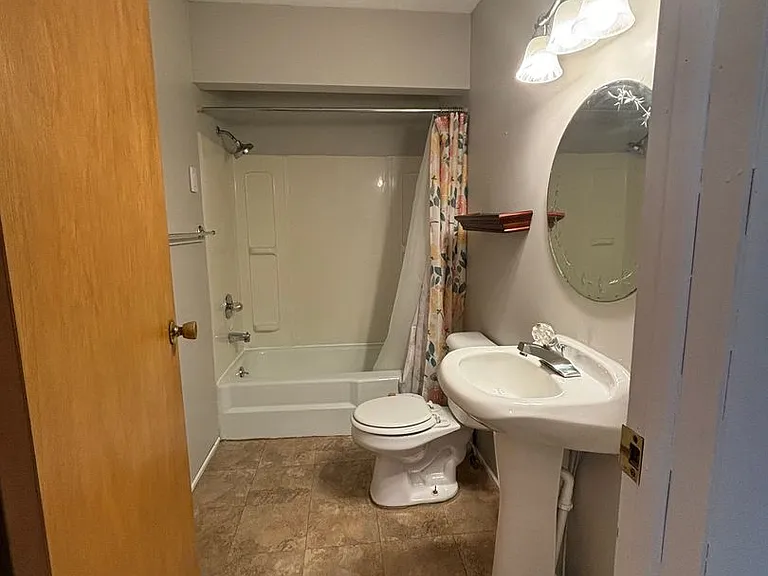 414 E Main St — Photo 37