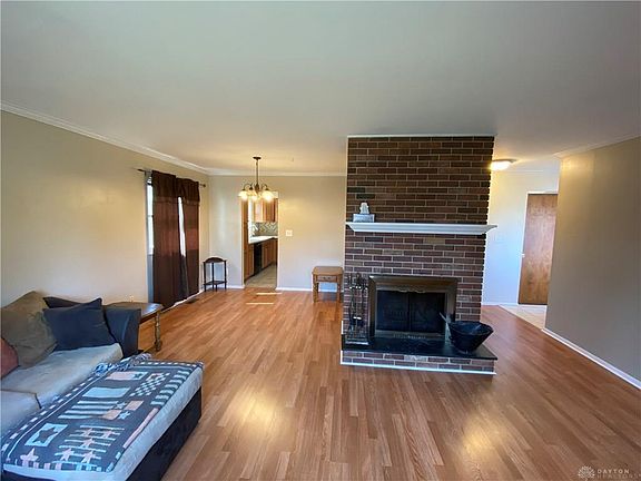 5th image of 2404 West Ave