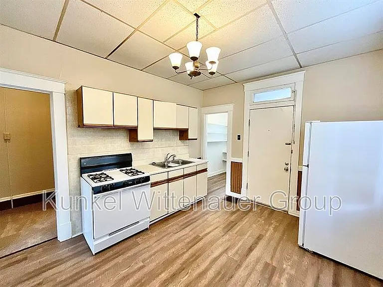 907 N Church St — Photo 7