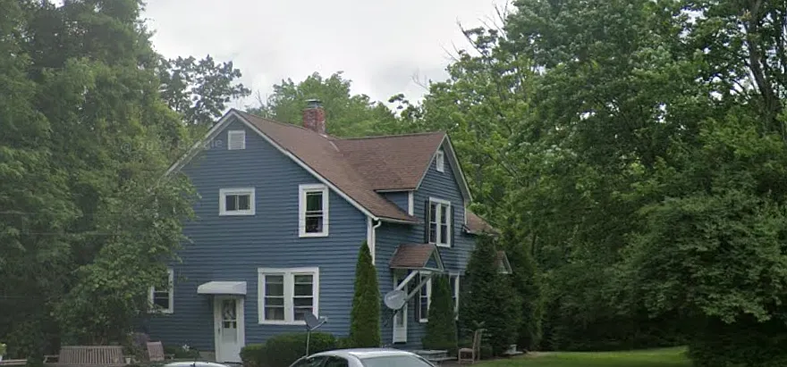 3 bed, 1100 sqft, $1,400 — Photo 3