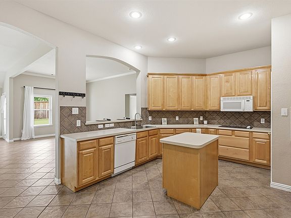 5th image of 1313 Val Verde Ct