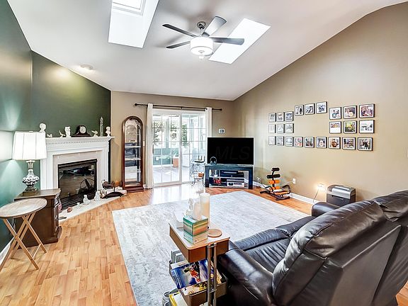 5th image of 1900 Mary Dell Ln
