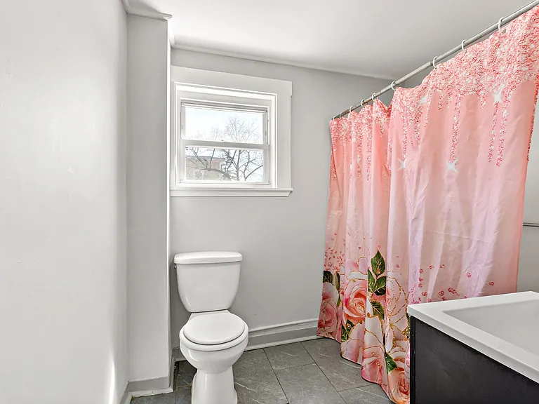 63 W Carpenter St #2F — Photo 10