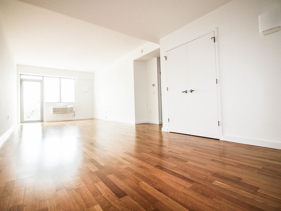 1st image of 30-15 Vernon Blvd #7G