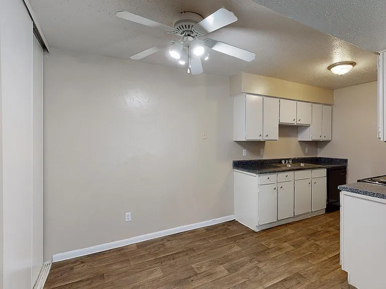 Tower Park Apartments — Photo 50