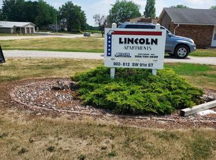 802 SW 4th St APT 2, Aledo, IL 61231