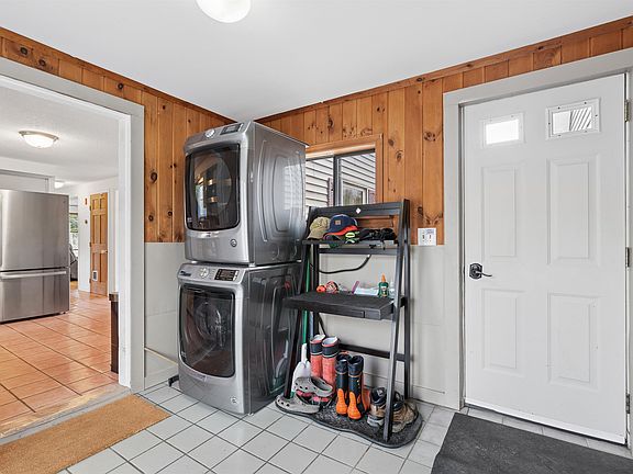 4th image of 1738 South Road
