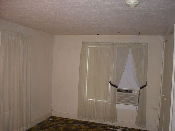 1st Bedroom Approx 11x12 
