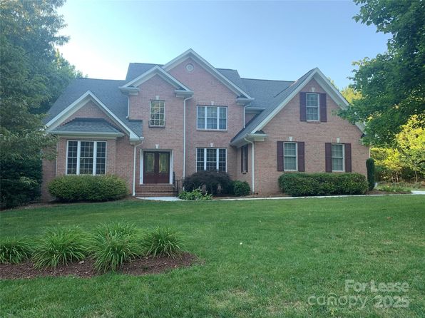 7925 Bay Pointe Dr