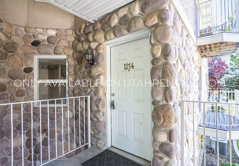 1214 W 1380 N — Photo 21