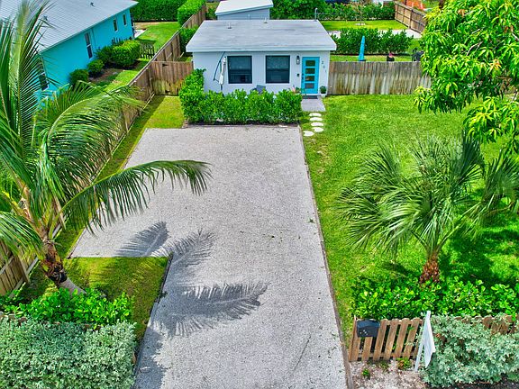 A Cottage by the Sea - Just 7 blocks south of the Atlantic Avenue