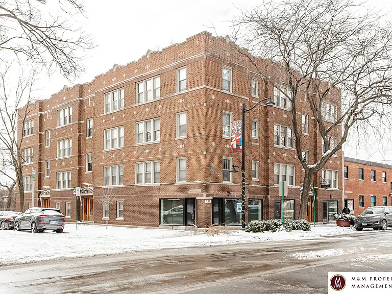 327 Harrison St — Photo 2