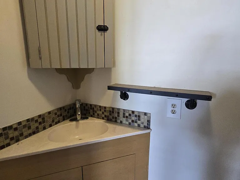1822 Inwood Ter — Photo 10